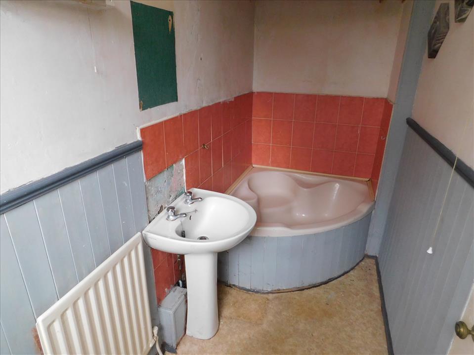 WALDRON STREET, AUCKLAND Dowen Estate & Letting Agents